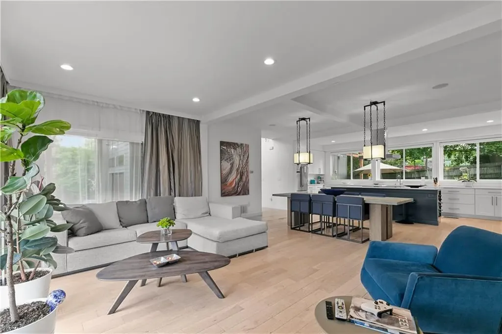 27 Weatherly Avenue Newport RI 02840