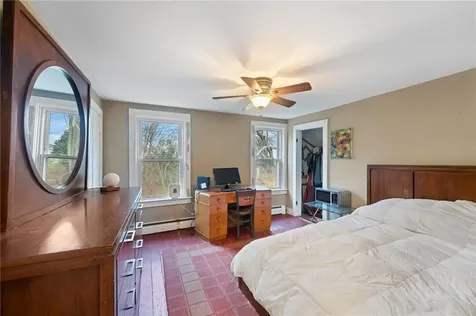 39 Hazard Avenue South Kingstown RI 02879