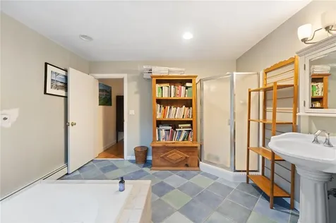 39 Hazard Avenue South Kingstown RI 02879