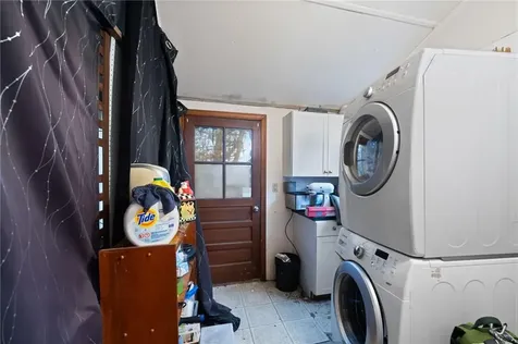 39 Hazard Avenue South Kingstown RI 02879