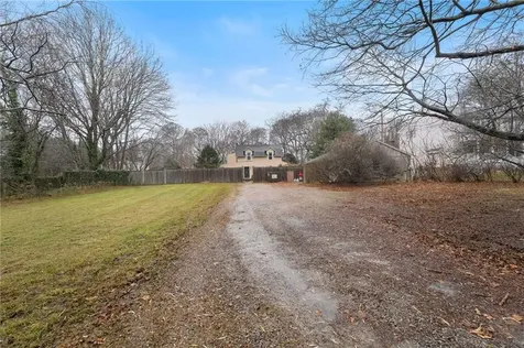 39 Hazard Avenue South Kingstown RI 02879