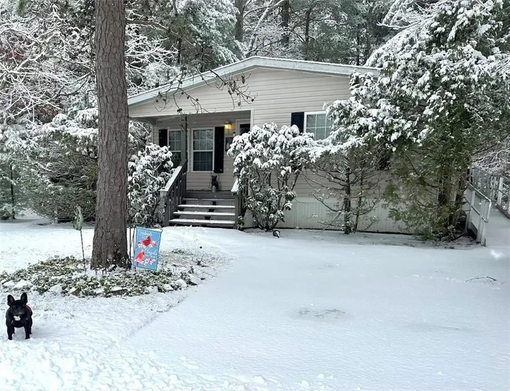 15 Kelly Lane Coventry RI 02816