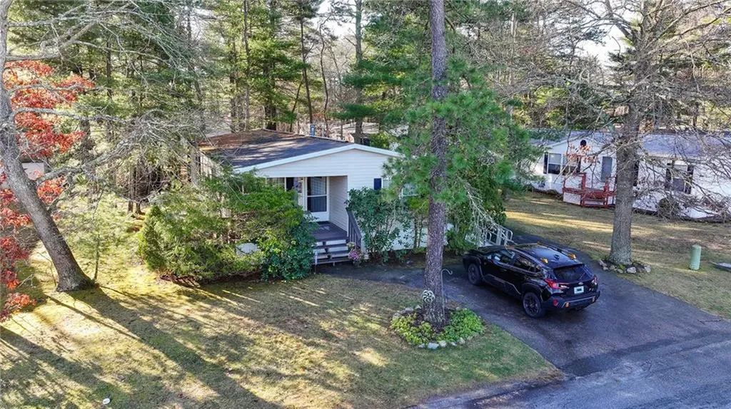 15 Kelly Lane Coventry RI 02816