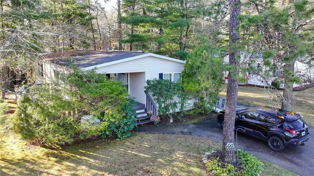 15 Kelly Lane Coventry RI 02816