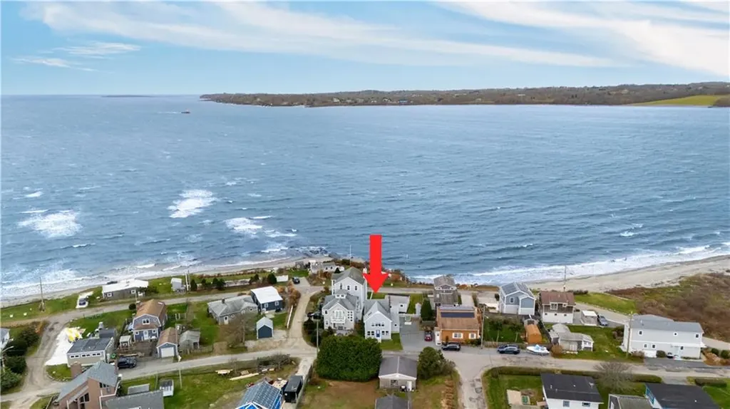 29 Wiliam Avenue Tiverton RI 02878