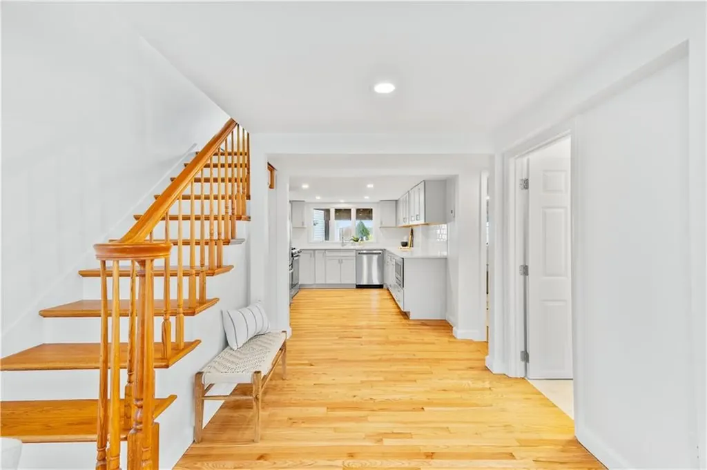 29 Wiliam Avenue Tiverton RI 02878