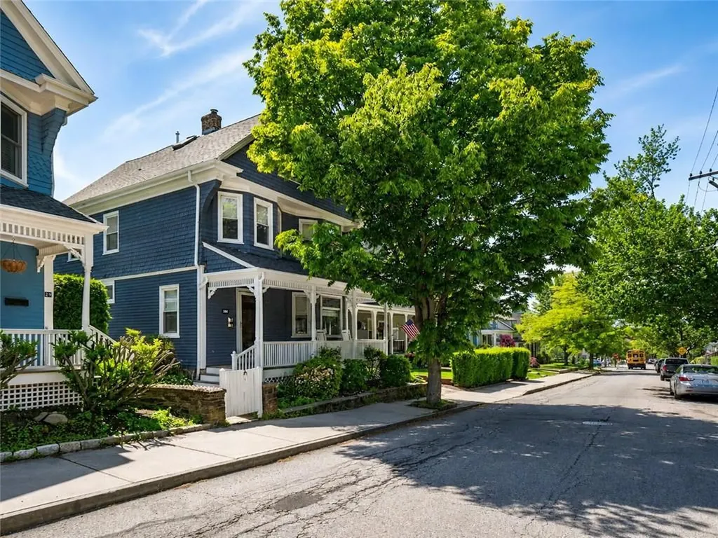 27 Mann Avenue Newport RI 02840