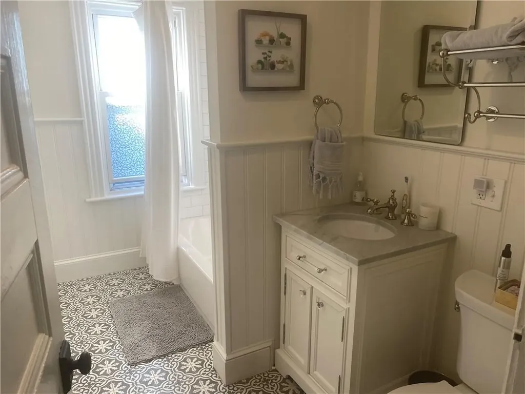 27 Mann Avenue Newport RI 02840