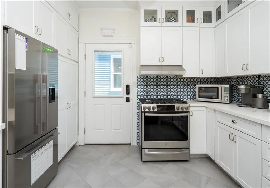 27 Mann Avenue Newport RI 02840