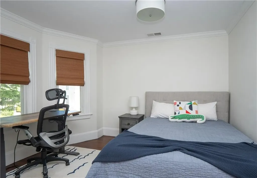 27 Mann Avenue Newport RI 02840