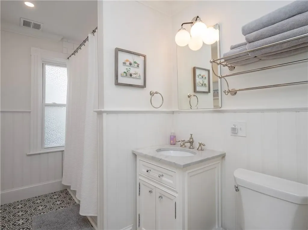 27 Mann Avenue Newport RI 02840