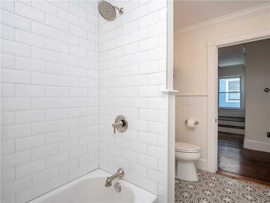 27 Mann Avenue Newport RI 02840