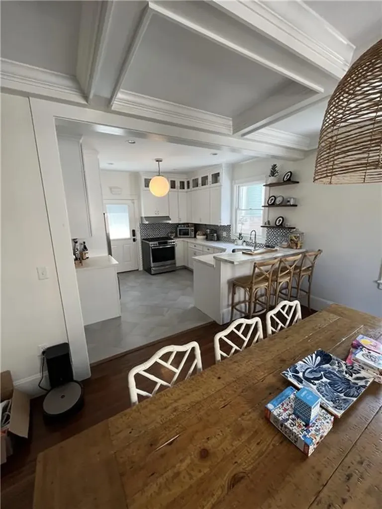 27 Mann Avenue Newport RI 02840