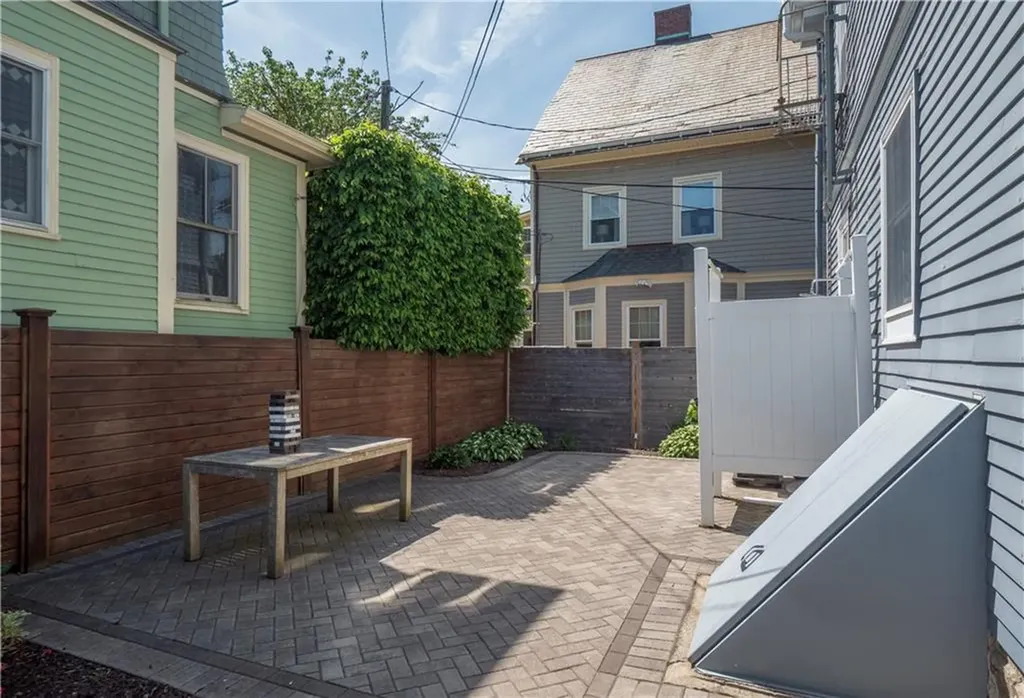 27 Mann Avenue Newport RI 02840