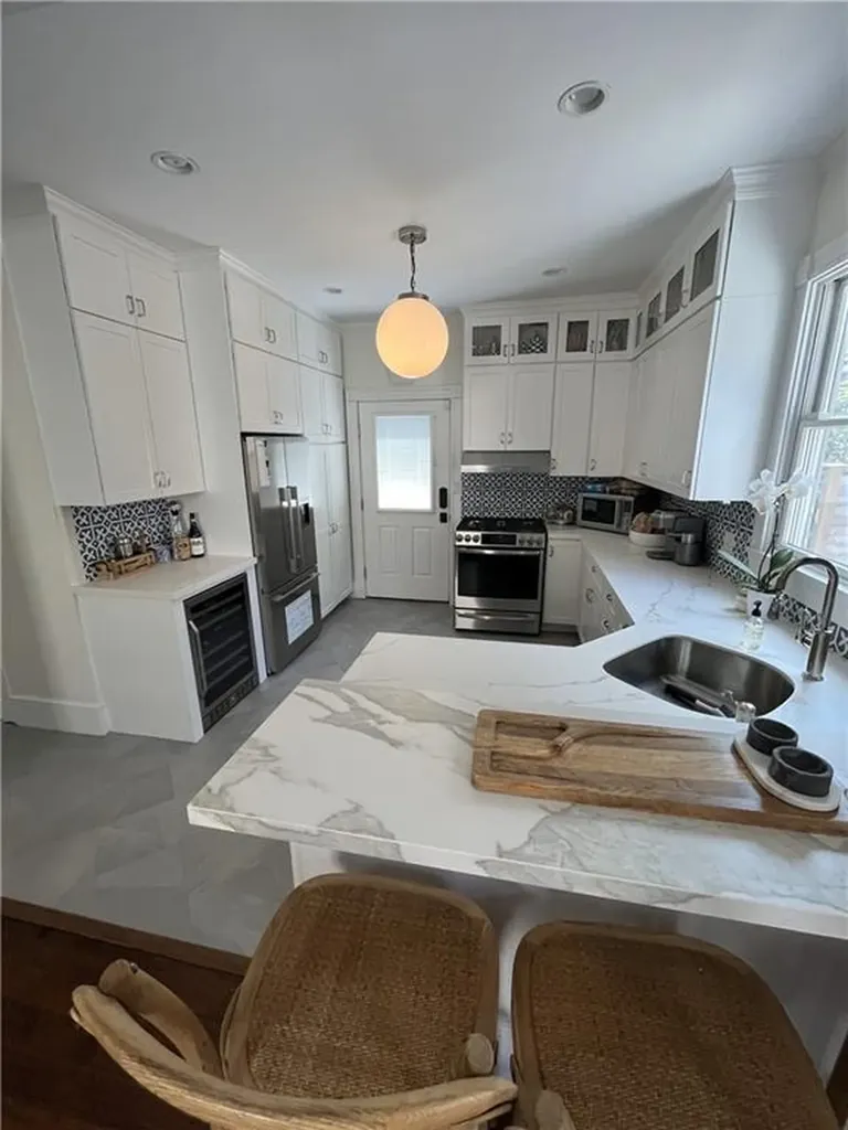 27 Mann Avenue Newport RI 02840