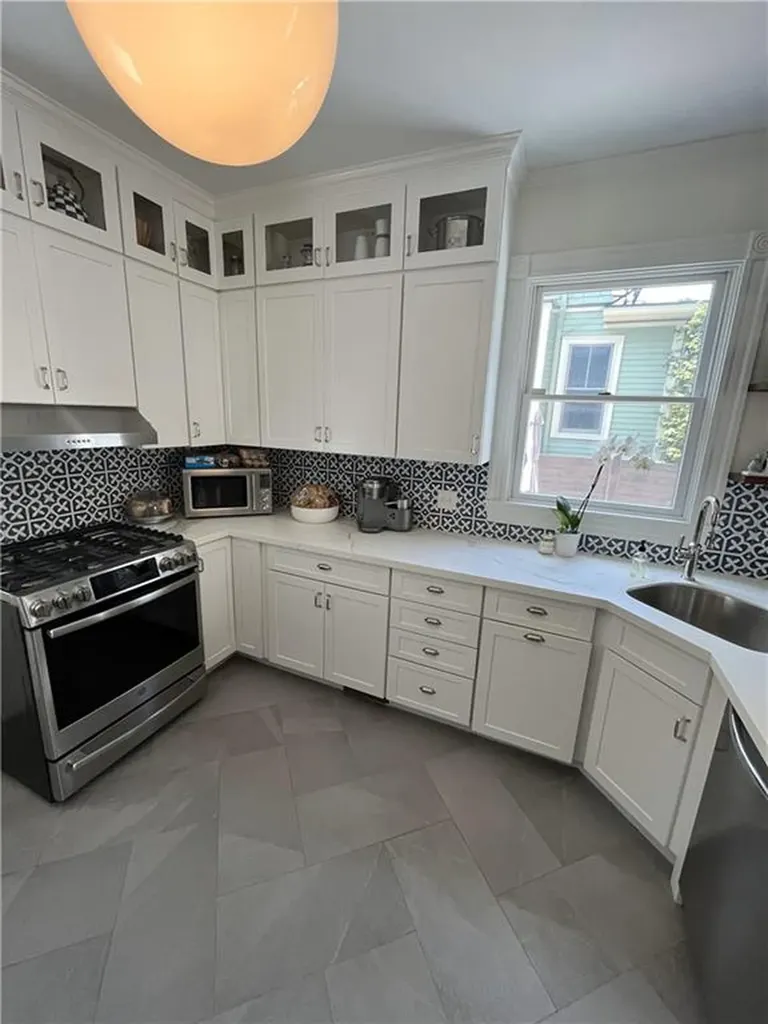 27 Mann Avenue Newport RI 02840