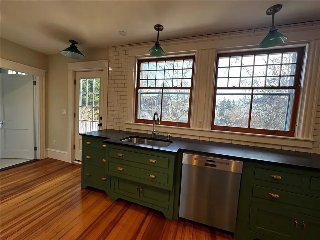 100 Maple Avenue Barrington RI 02806