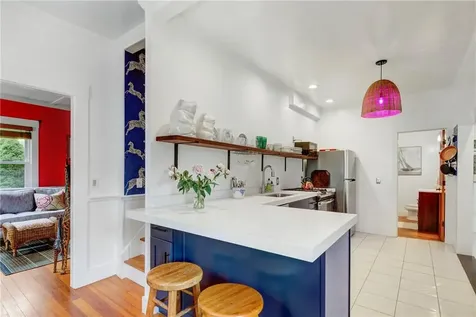 24 Hunter Avenue Newport RI 02840