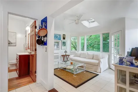 24 Hunter Avenue Newport RI 02840