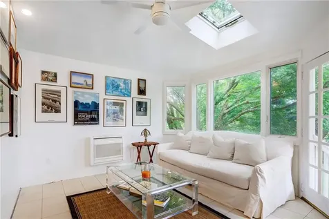 24 Hunter Avenue Newport RI 02840
