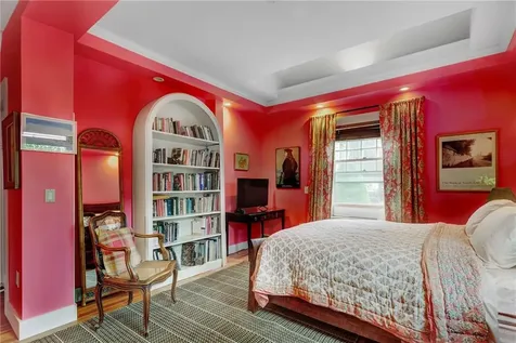 24 Hunter Avenue Newport RI 02840