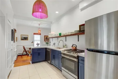 24 Hunter Avenue Newport RI 02840