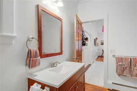 24 Hunter Avenue Newport RI 02840