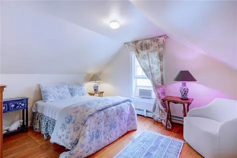 24 Hunter Avenue Newport RI 02840