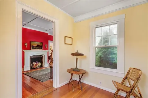 24 Hunter Avenue Newport RI 02840