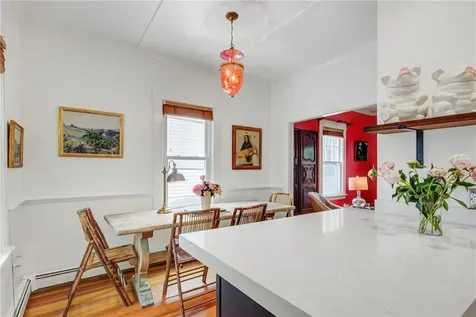 24 Hunter Avenue Newport RI 02840
