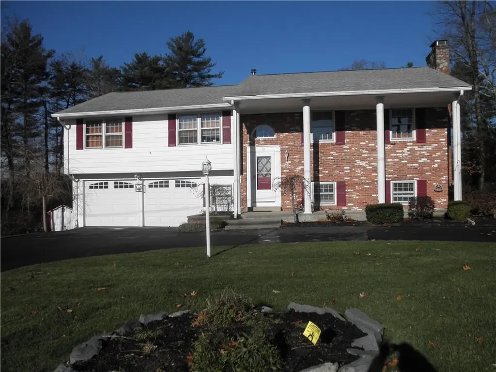 52 Walker Street Seekonk MA 02771
