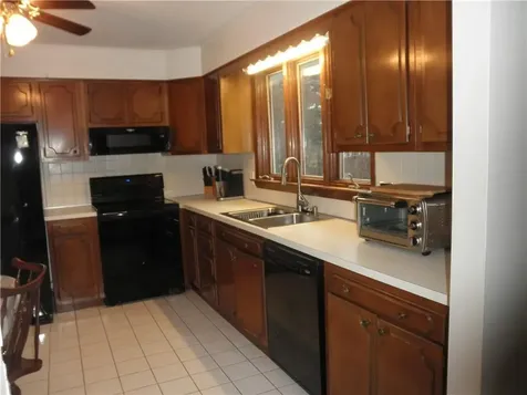 52 Walker Street Seekonk MA 02771