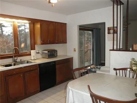 52 Walker Street Seekonk MA 02771