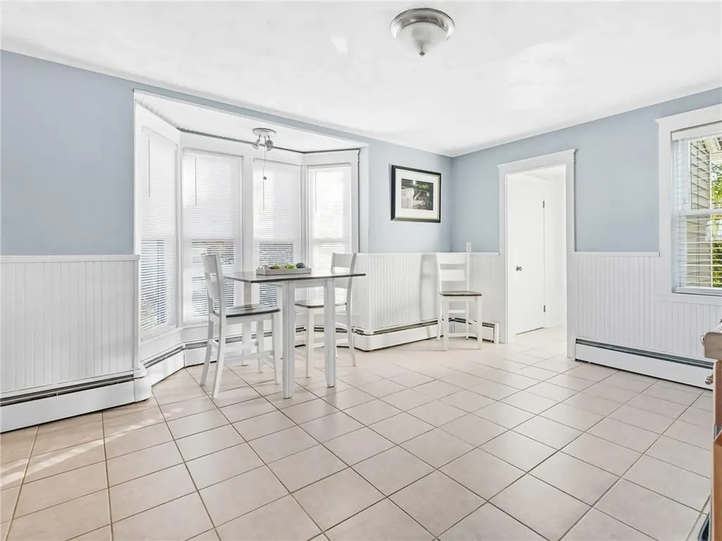 12 Earl Street West Warwick RI 02893