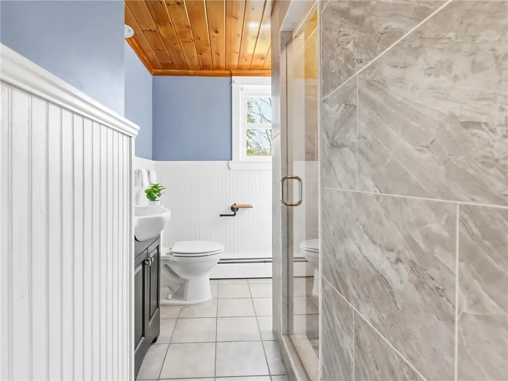 12 Earl Street West Warwick RI 02893