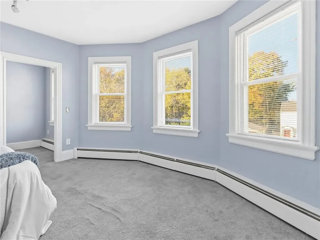 12 Earl Street West Warwick RI 02893