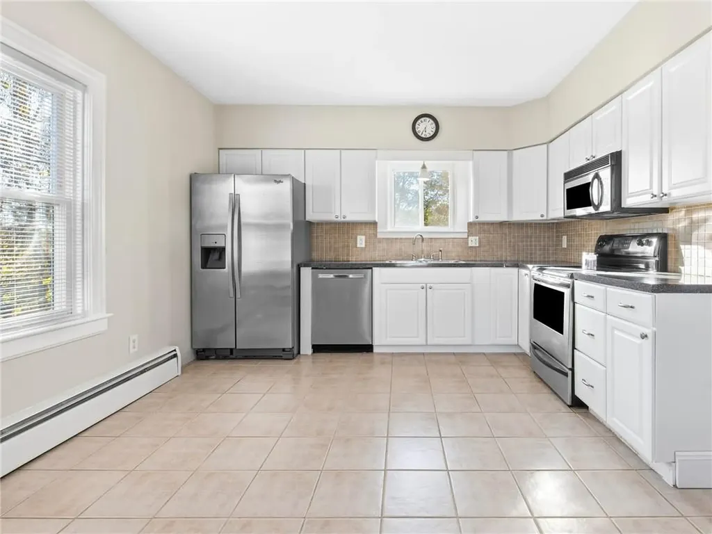 12 Earl Street West Warwick RI 02893