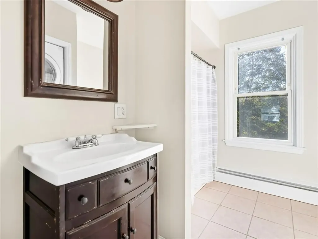 12 Earl Street West Warwick RI 02893