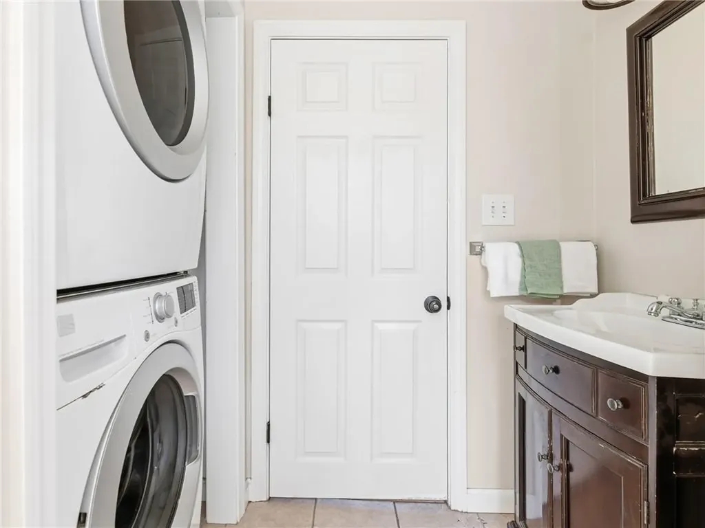 12 Earl Street West Warwick RI 02893