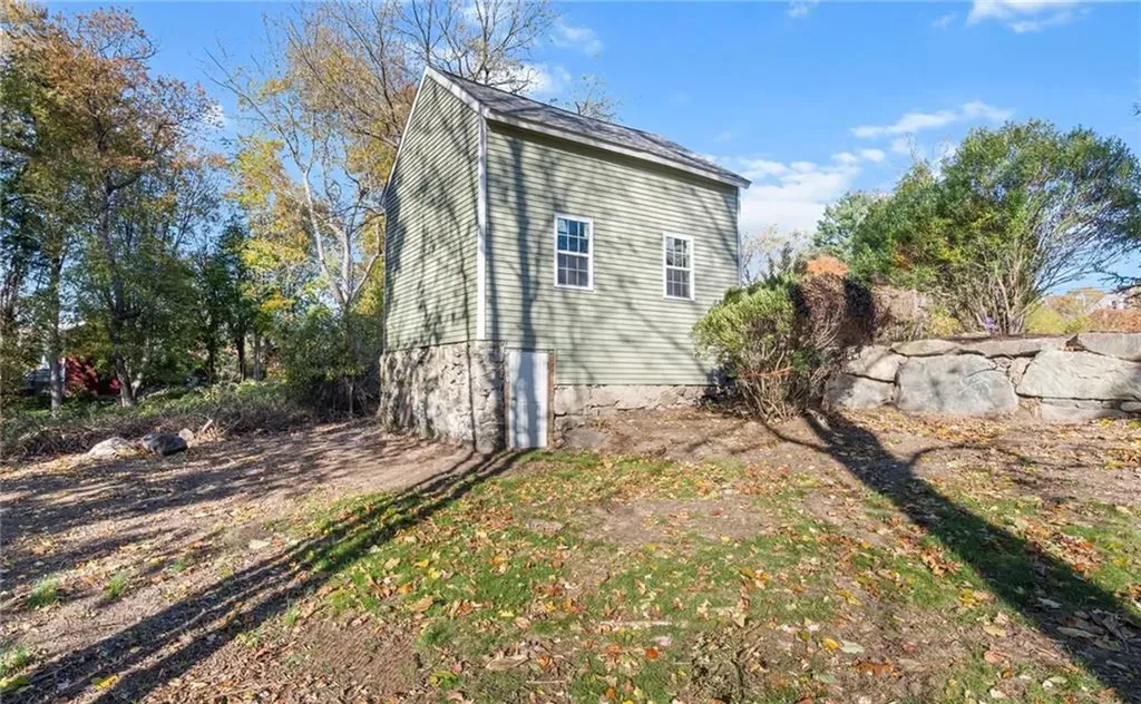 12 Earl Street West Warwick RI 02893
