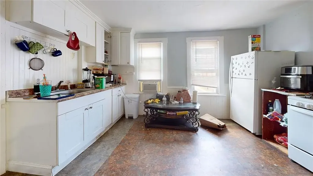 84 90 Chester Street Woonsocket RI 02895