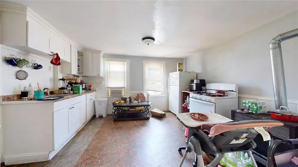 84 90 Chester Street Woonsocket RI 02895