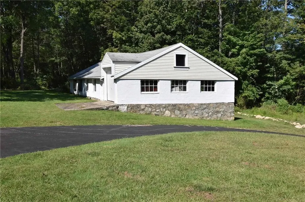 111 Sayles Hill Road North Smithfield RI 02896
