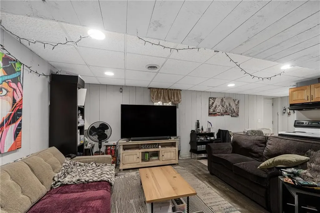 75 Larch Street Pawtucket RI 02860