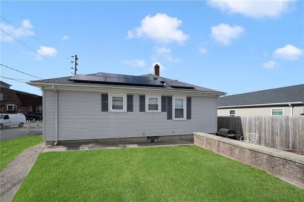 75 Larch Street Pawtucket RI 02860