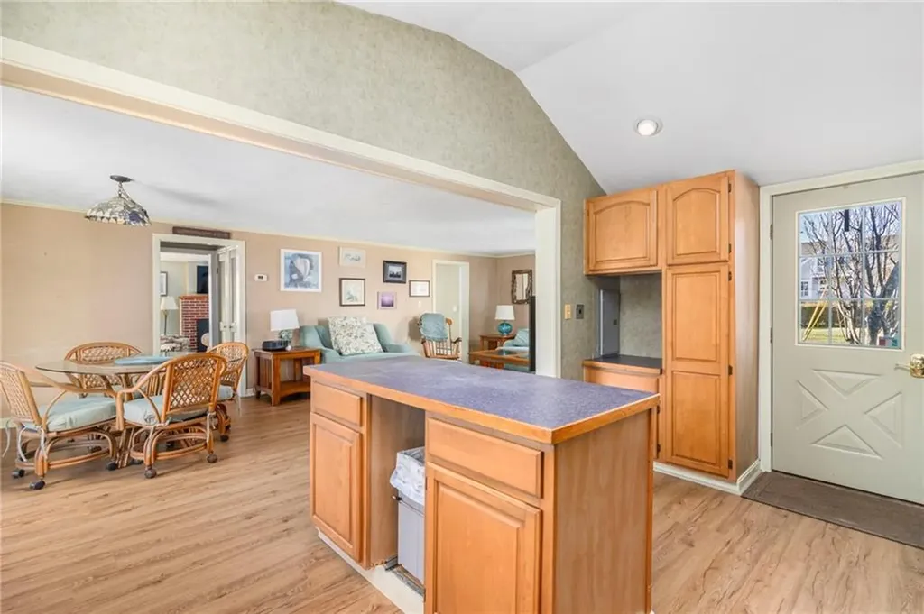 120 Chestnut Avenue Narragansett RI 02882