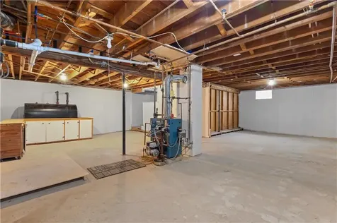 81 Kenyon Road Tiverton RI 02878