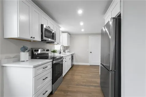 81 Kenyon Road Tiverton RI 02878