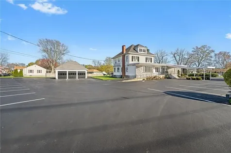 982 Warwick Avenue Warwick RI 02888