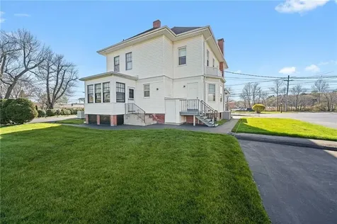 982 Warwick Avenue Warwick RI 02888